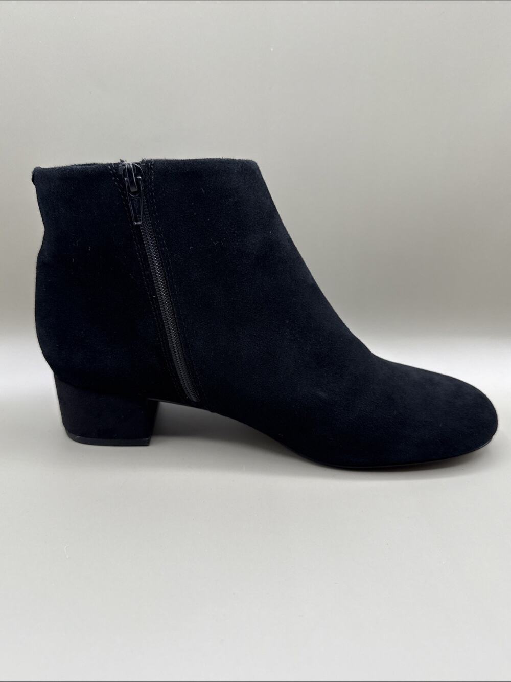 Clarks Black Suede Ankle Boots Block Heel Side Zip Booties Comfort Women's 8.5